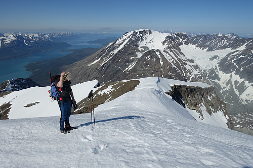 Igjen nord for Holmbukttinden