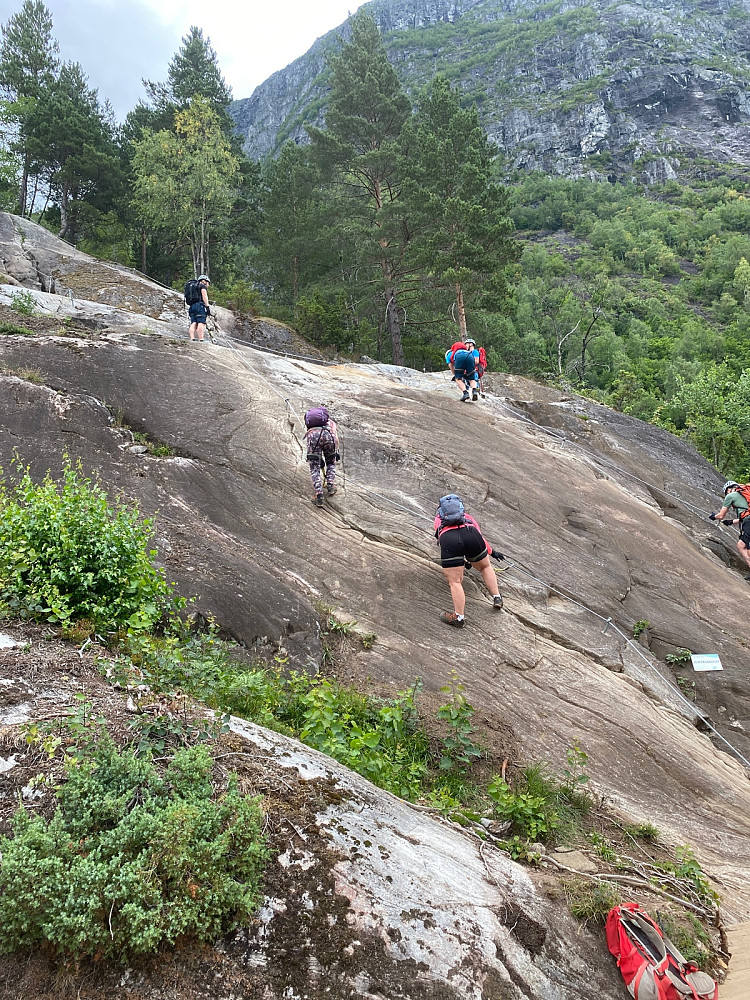 Jomfruberget. Et passende navn på starten av klatringen. Litt kø i starten men ellers var det nesten ingen venting på resten av turen.