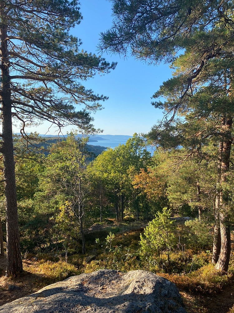 Utsiktspunktet  25 meter forbi Varden.