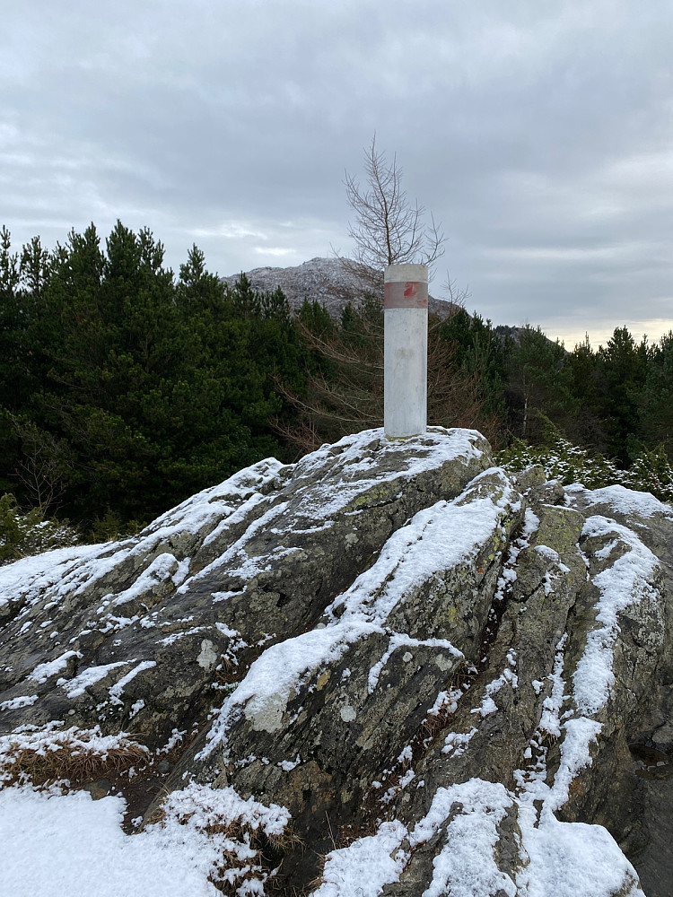 Toppunktet med Lyderhorn i bakgrunnen.