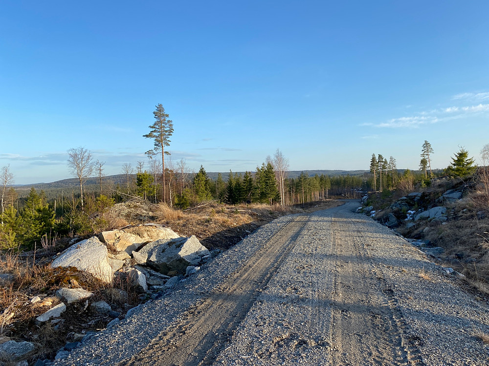 14 min til topoen. Rett inn i bakken med høy puls. Nå stisykling.