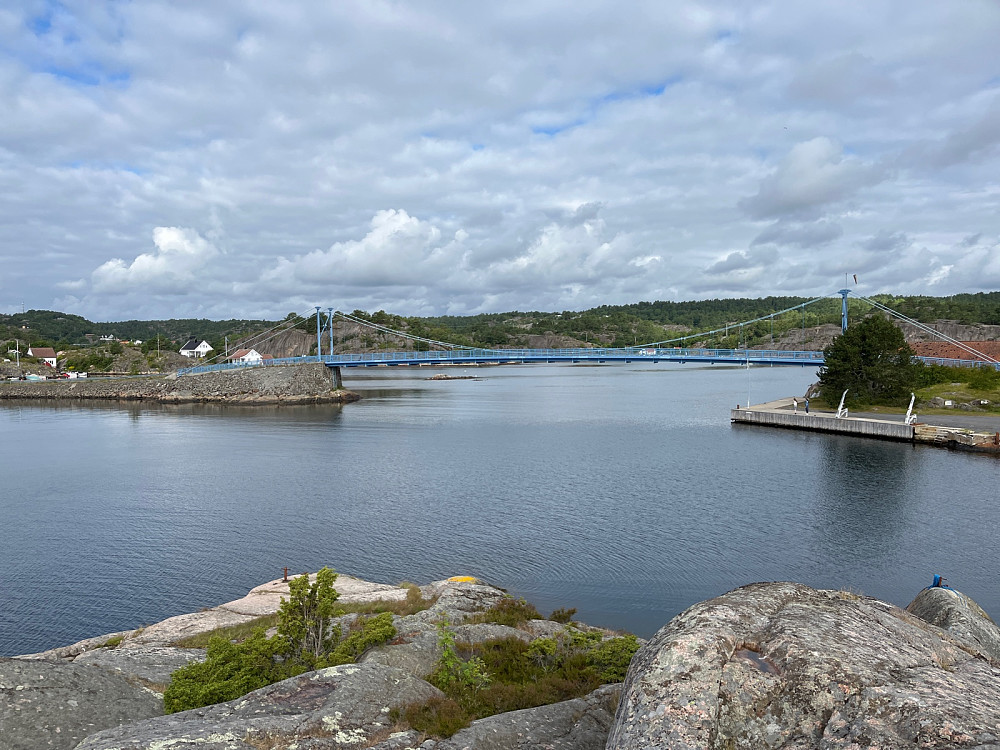 Brua over til Risøya