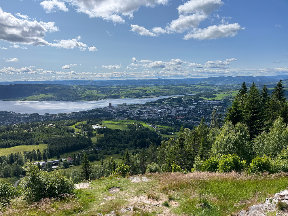Utsikt mot Brumunddal og nordvestover