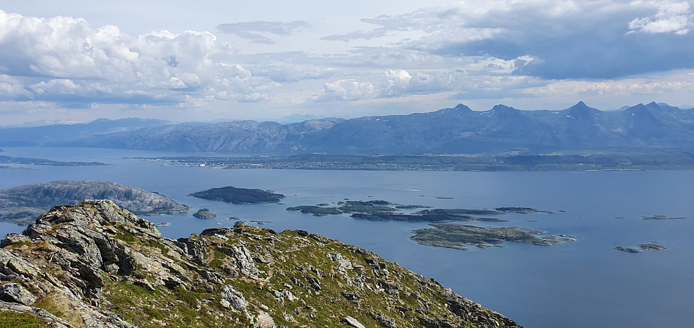 Fra Haka og over mot Sandnessjøen