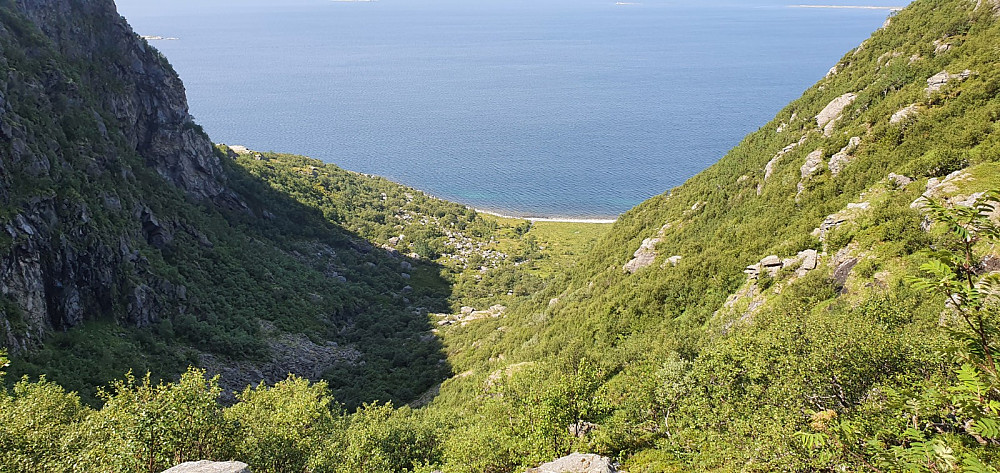 Tilbakeblikk et stykke oppe i skaret