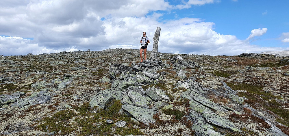 Vi passerte denne spesielle steinen rett før toppen på Kollhøi