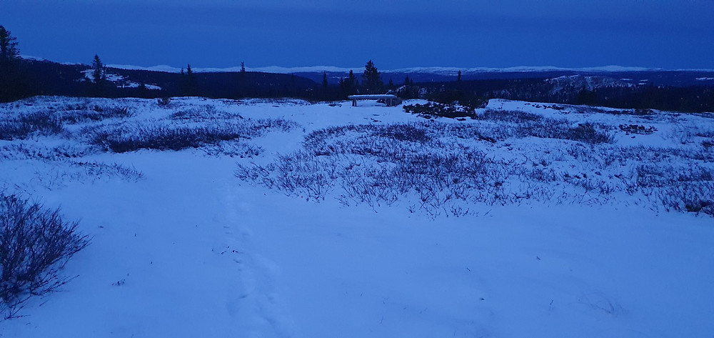 Digeråsen i blåtimen. Jeg har vært her tidligere, men da på ski