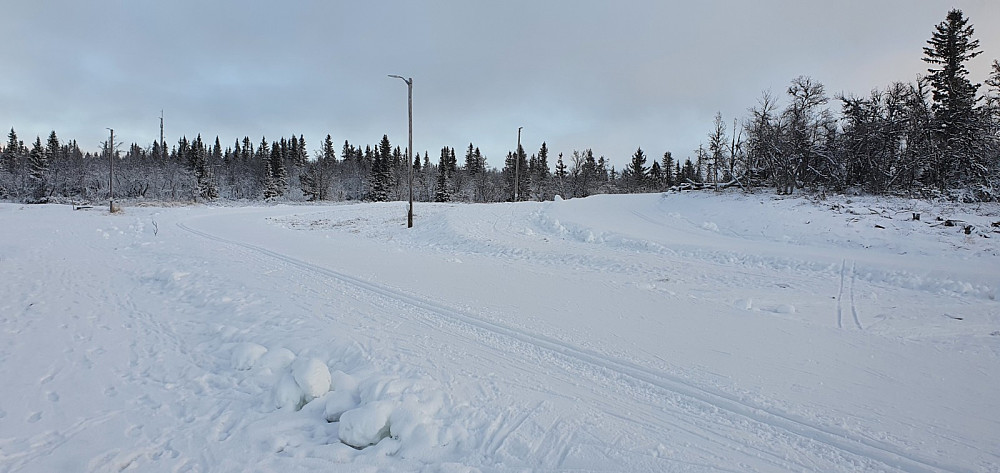 I lysløypa var det kunstsnø og flotte skispor