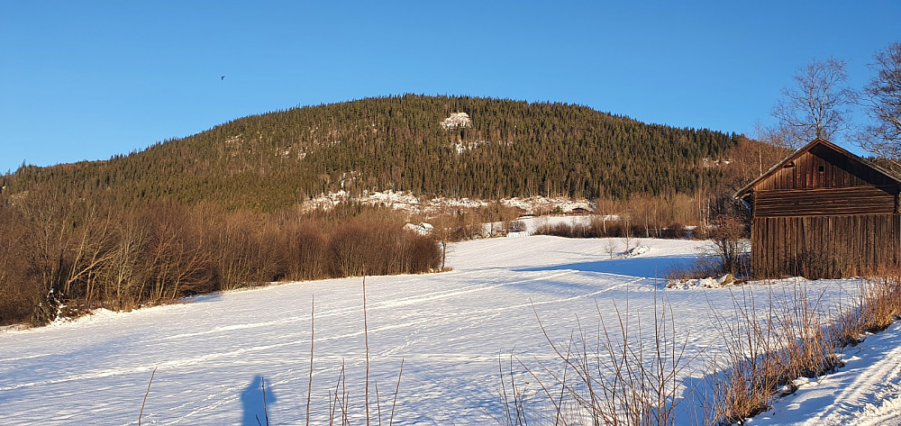 Når jeg tok av Gamleveien opp mot Bjørstad, hadde jeg fri sikt opp mot Balbergkampen