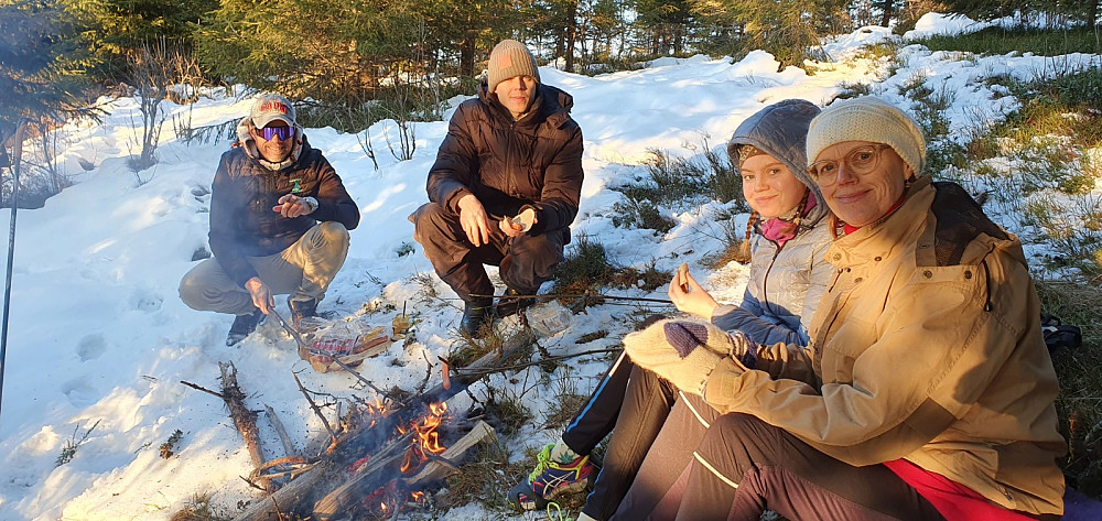 Bålkos med ØO, NEO, MMO og GO