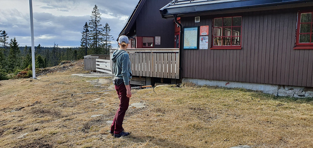 Ingen andre på Lushytta i dag. GO valgte å ta skiløype traseen tilbake, men jeg tok stien over toppen