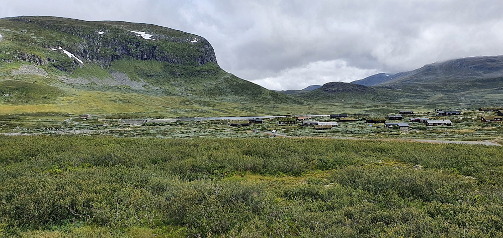 Fra parkeringsplassen og ned på Eldervatnet