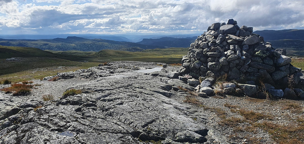 Fra toppen og mot Hemsedal