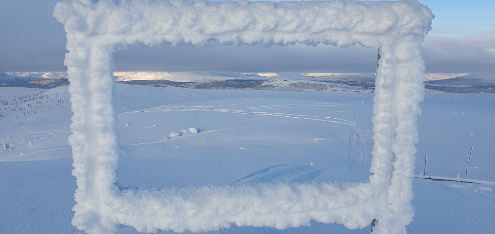 Bilderamme av snø på toppen i dag
