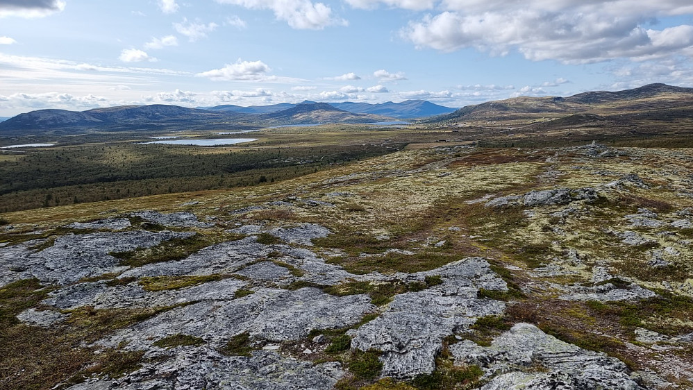 Tilbakeblikk mot Flaksjøen fra Veslefjellet