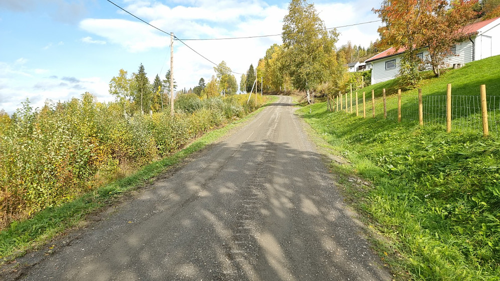 Sol og flott vær opp veien til Besserudgrenda