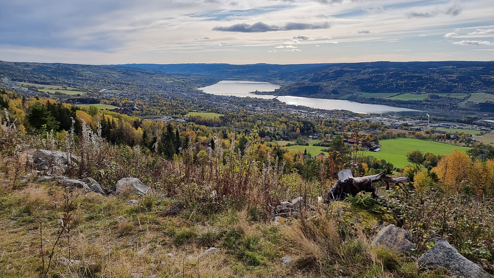 Utsikt mot Lillehammer og Mjøsa
