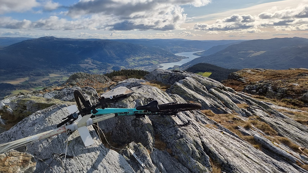På toppen av Segelstadkampen og ned Gudbrandsdalen