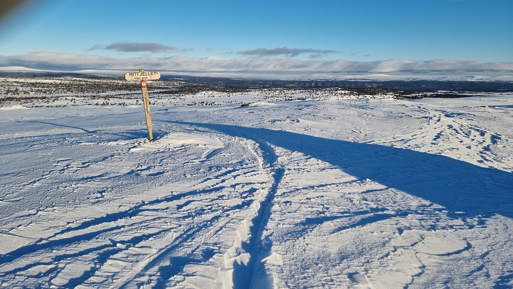 Veldig kald trekk oppe på Hitfjellet, og jeg var glad for at jeg hadde kledd meg varmt i dag.