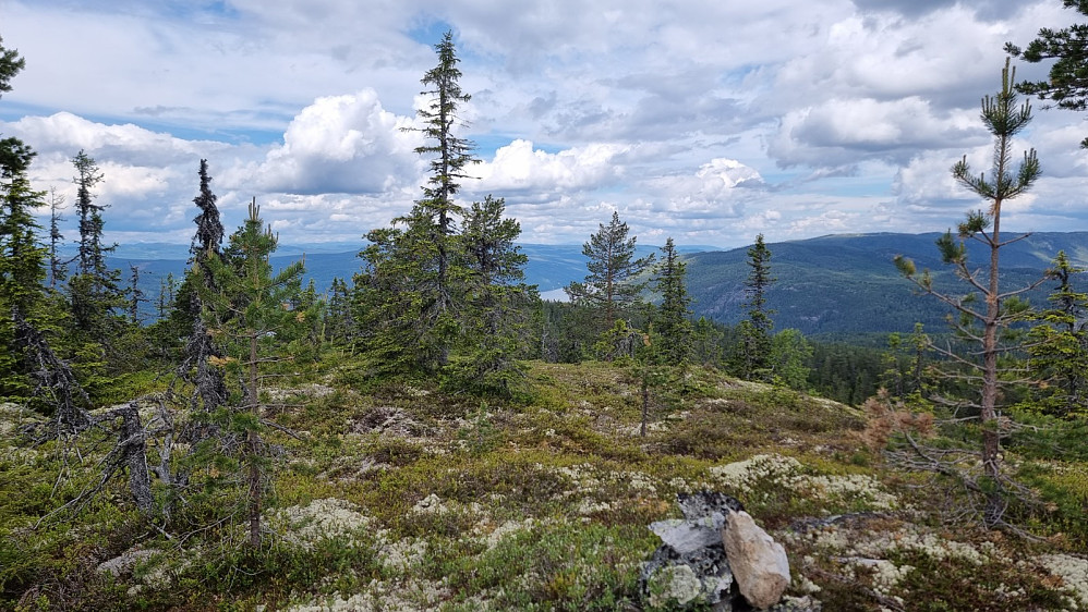 Utsikt ned mot Storsjøen og Åkrestrømmen