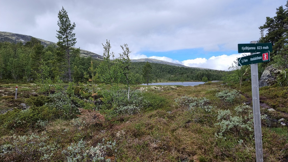 Skilt ved Fjelltjønna
