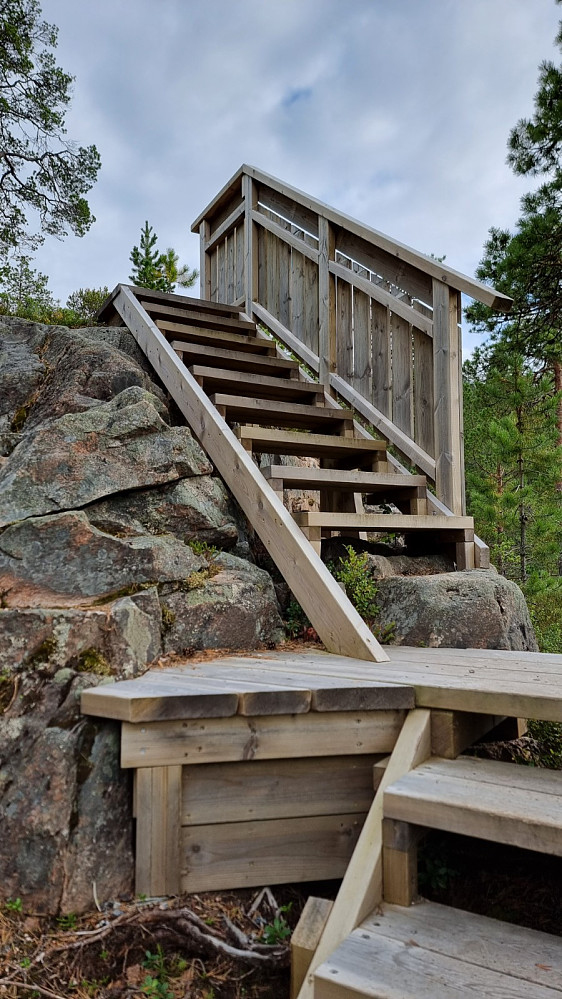 Et par steder var det også laget trapper