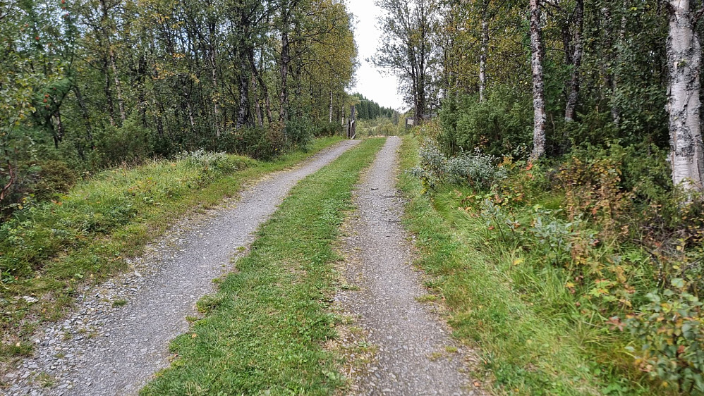Jeg kunne kjøre opp en gårdsvei og det var tilrettelagt med parkeringsplass ved turstart