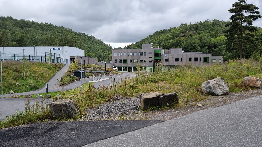 Nærmeste rødtopp var Takseråsen, så det ble litt sykling på asfalt i dag