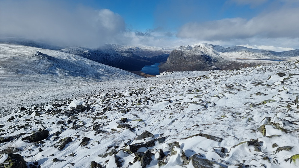 Høyere opp fikk jeg flott utsikt ned i Sikkilsdalen
