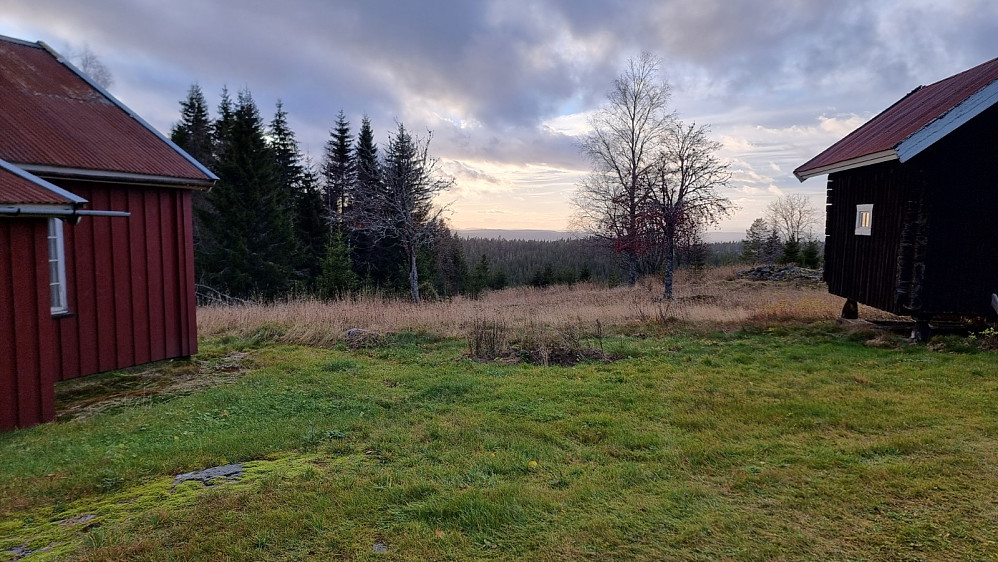På nabobruket, Nybakk, var imidlertid ting på stell og de hadde også en flott utsikt
