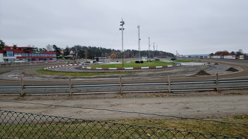 Skikkelig stor travbane mm i Mysen