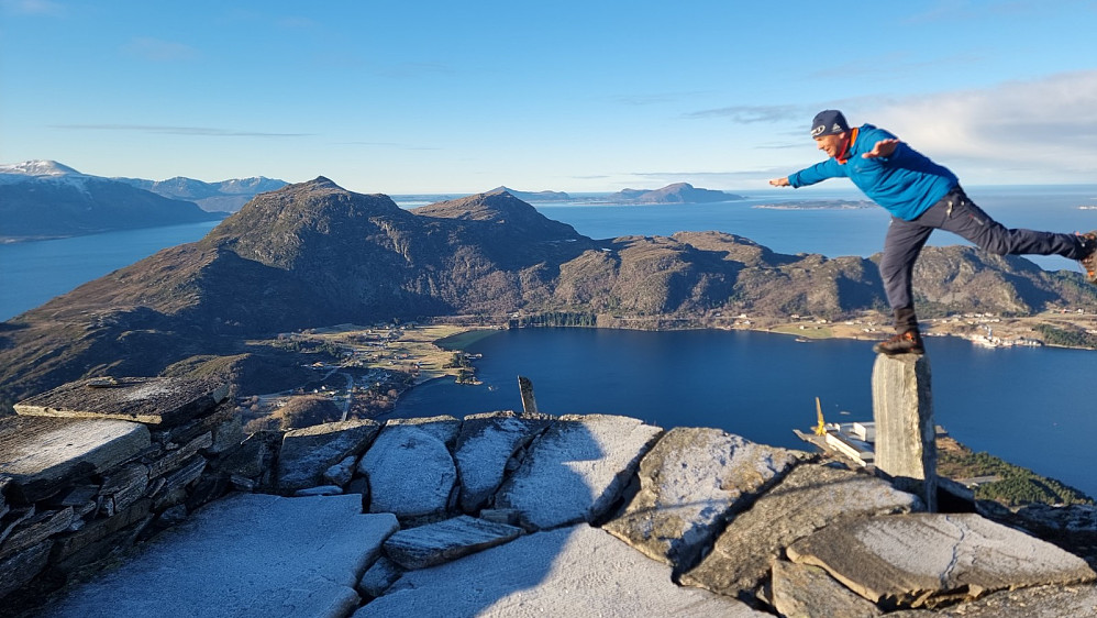 JHA på Aksla. Jeg feiget ut på å kopiere stuntet hans her