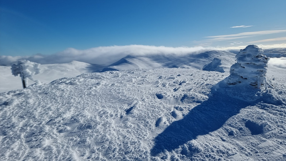 Fra toppen av Gravdalsfjellet og over mot Gråhøa hvor tåka kom og gikk