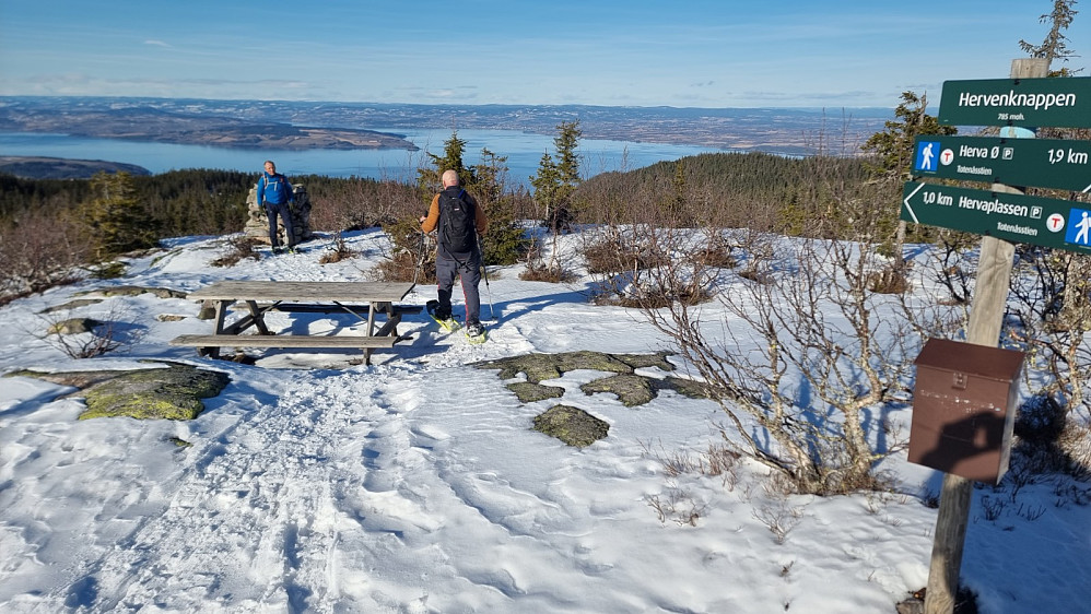 Herfra så vi også Gjøvik, så det var litt av en panoramautsikt