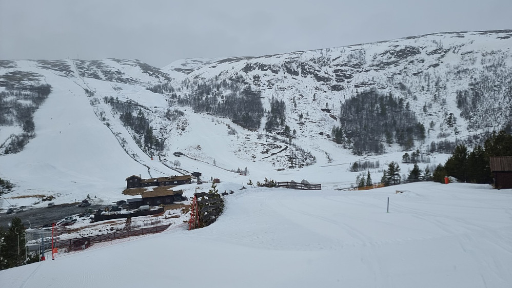 Vi starta fra hytta som ligger rett ved alpinløypa