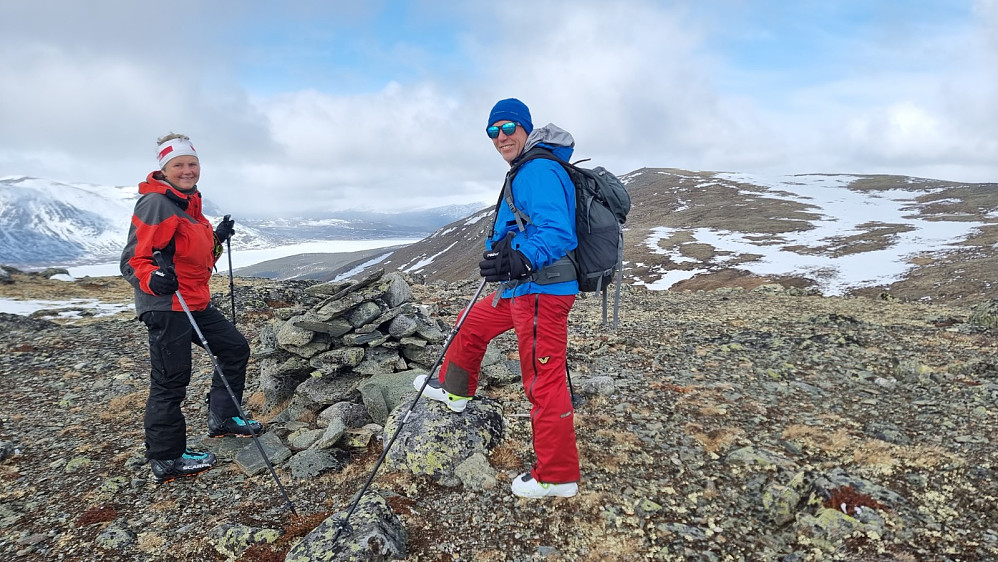 AS og TMT på Kalvfjellet med Trollhøe i bakgrunnen