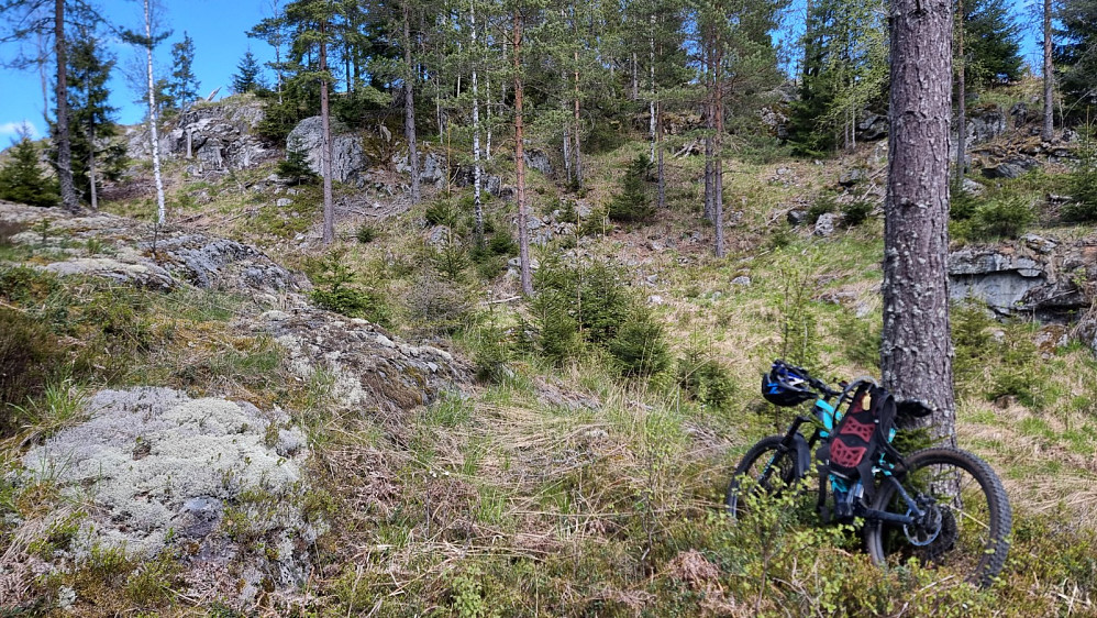 Også her måtte jeg parkere sykkelen for å komme til topps