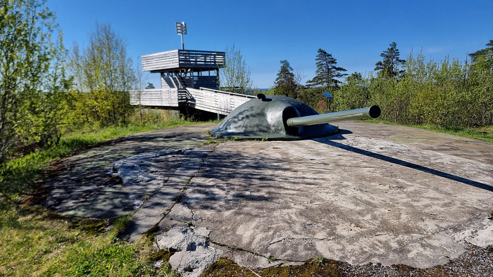 Her stod det en replika av den opprinnelige kanonen