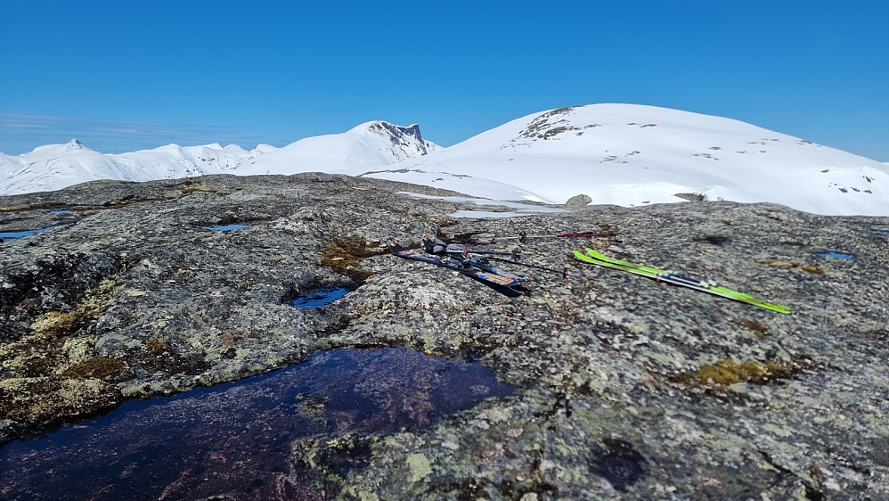 Fra Veslfjellet fikk vi dagens topper i siktet