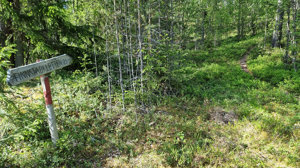 Flere skilt lengre inn