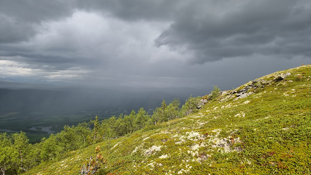 Det passerte en skikkelig regnskur nede i dalen