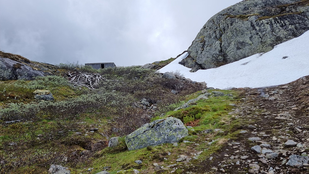 Rester fra alpinheisen som stod her i gamle dager