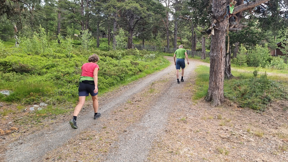 Startet opp forbi campingplassen