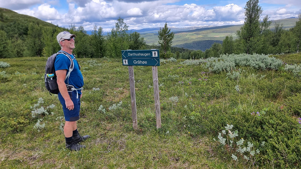 Her tok vi av opp til Darthushaugen