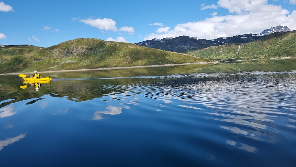 Her har vi Torfinnstindane bak til høyre