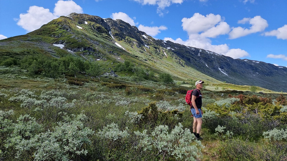Da kom vi i land og fortsatte videre til fots