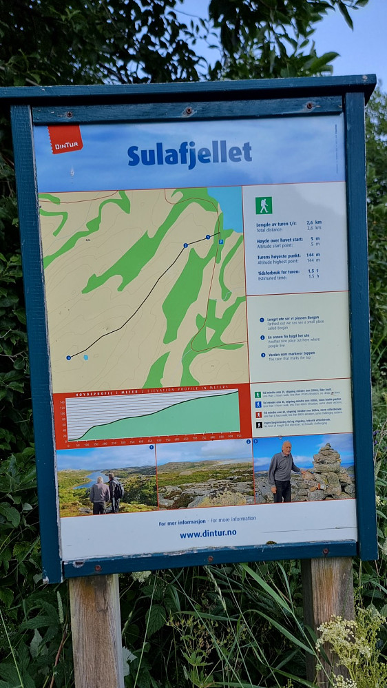 Veldig bra med info også ved denne toppen. Jeg fant imidlertid en gammel hestvei ned ryggen av fjellet som var mye bedre å gå enn den merkete stien