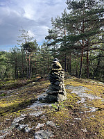 Varden på toppen av Danserfjella/Piperødåsen