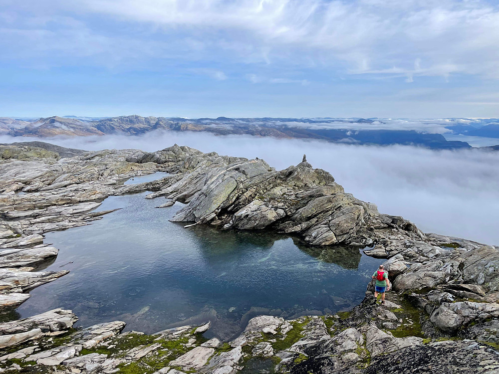 Nedover på merket rute mot Storavasseggene