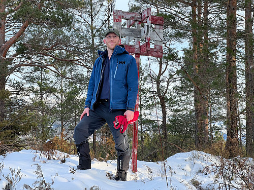 Harald på toppen av Duesundfjellet